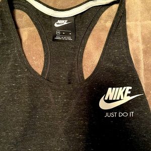Women’s Nike bundle. Size medium!